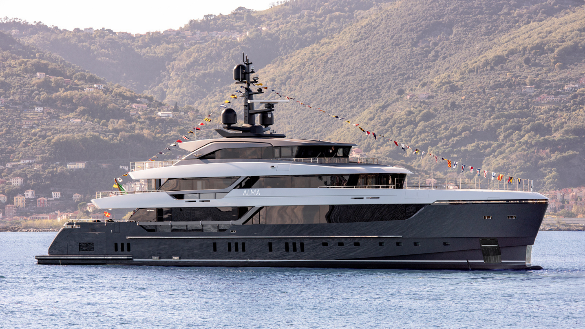 M/Y ALMA